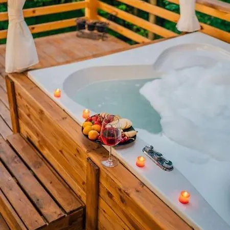 ホテル Bungalov サパンジャ